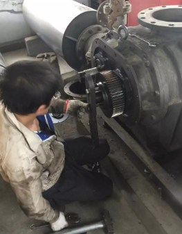專業維修鼓風機承接鼓羅茨風機維修羅茨風機維修業務_廣東春鼎環保科技有限公司